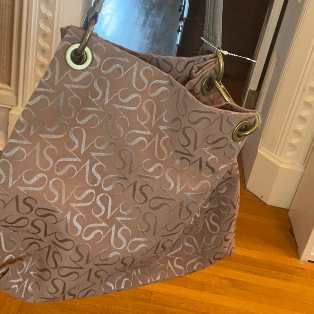 Simply Vera Hand Bag